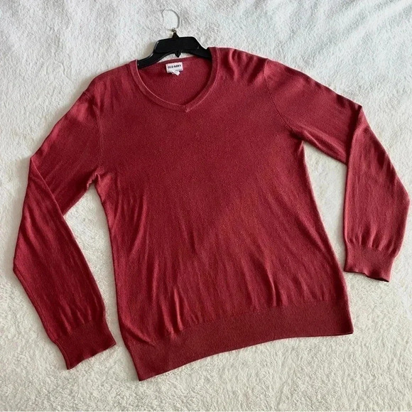 Old Navy Burgundy V-neck Sweater​ - Picture 1 of 4